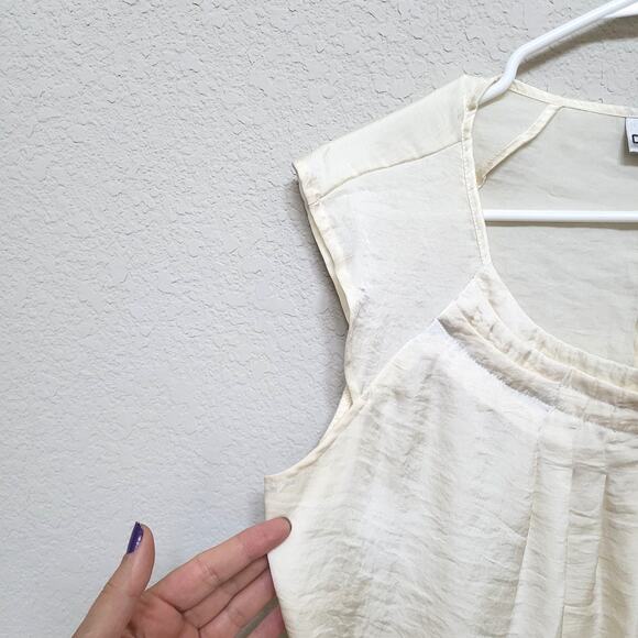Chico's Cream  Sleeveless Top Size Medium 8 Chicos 1 Pleated Front Blouse - Picture 9 of 13
